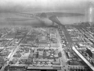 Pont Jacques-Cartier en construction